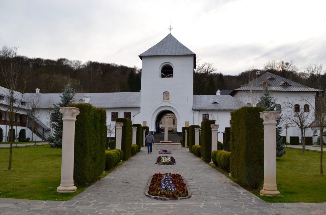 Biserica cu hramurile „Cinstirea Icoanei Maicii Domnului Grabnic-ajutătoarea” și „Nașterea Sfântului Prooroc Ioan Botezătorul” a fost construită între anii 2008-2022