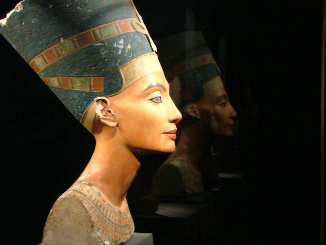 Un egiptolog englez crede că a găsit mormântul lui Nefertiti