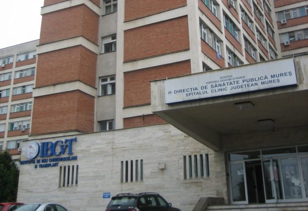 Conducerea spitalului a decis ca internările în secția AŢI - care funcţiona provizoriu, într-o clădire veche - să fie suspendate și să fie făcută o dezinfecție generală.