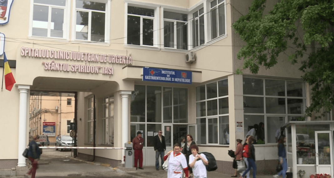 Medicul care și-a internat părinții în spital luni la rând a fost demis