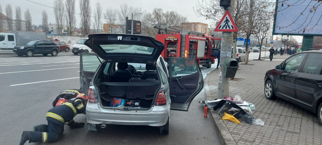 Motorul unui autoturism a luat foc în mers (FOO: Claudiu Turdor)