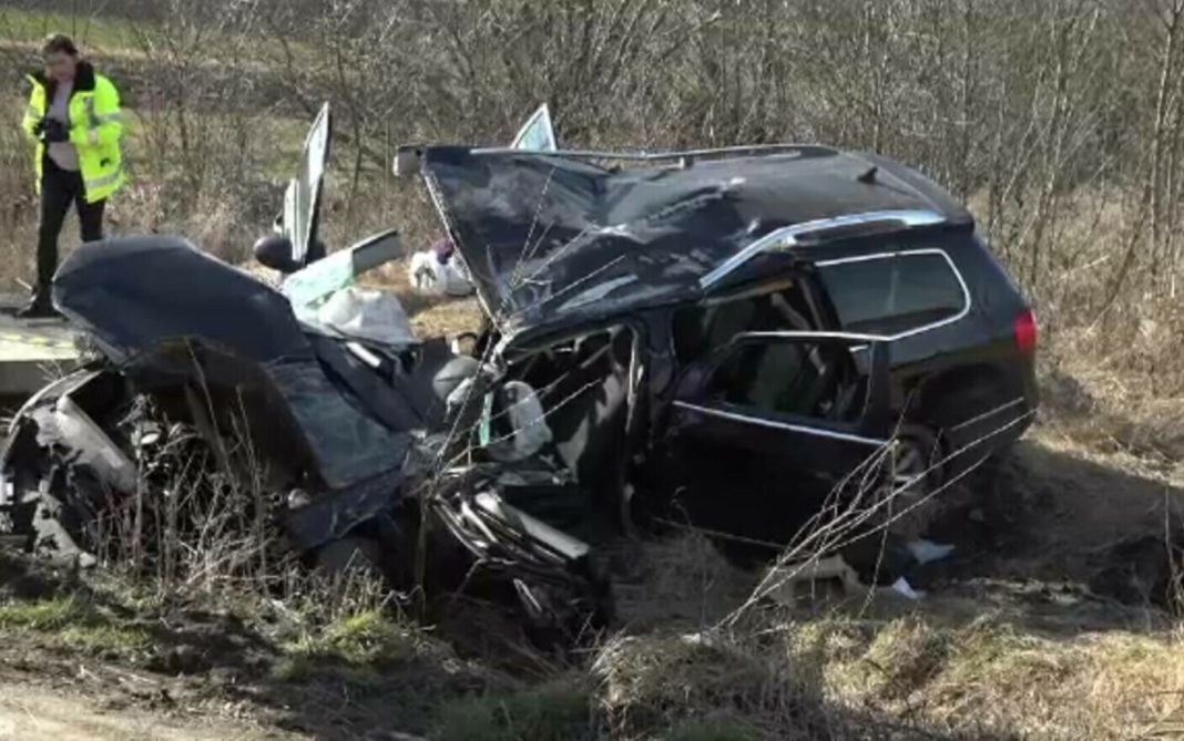 O adolescentă de 16 ani și prietena ei cu un an mai mică, victimele accidentului din Alba