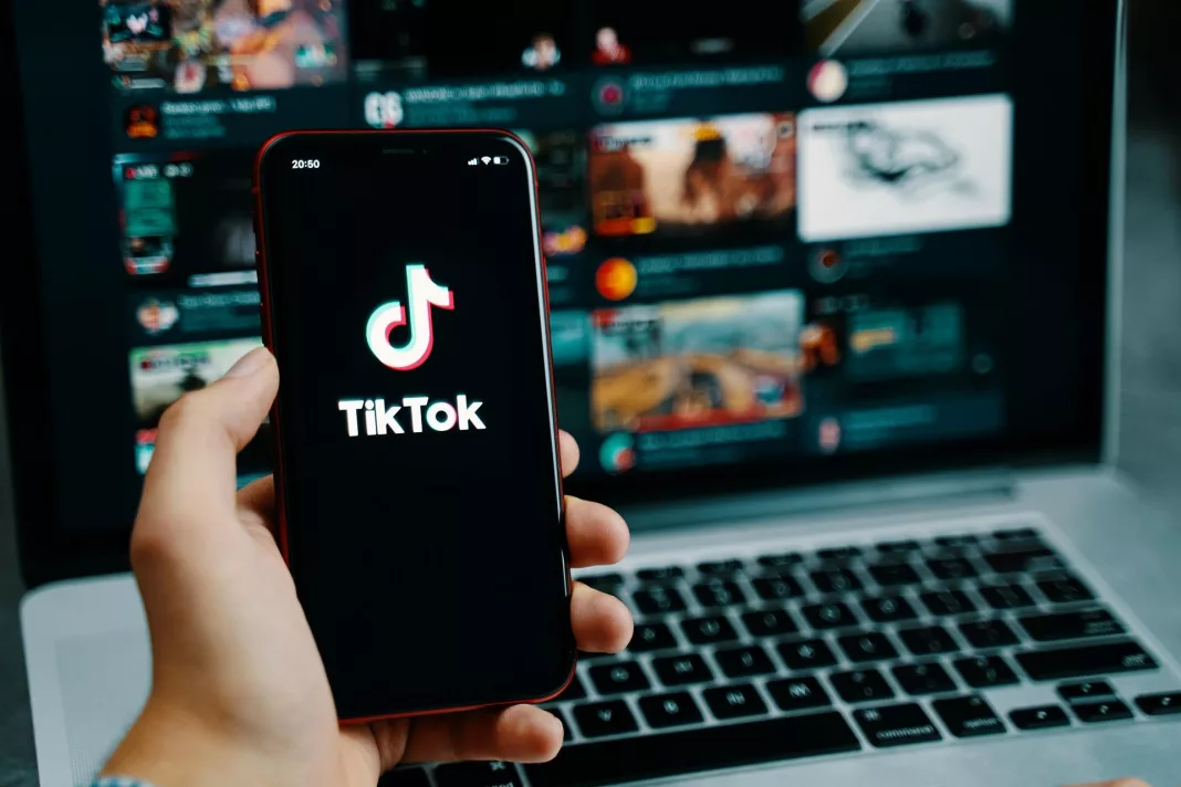 TikTok lansează setări care-i pot încuraja pe tineri să stea mai puțin timp în rețea