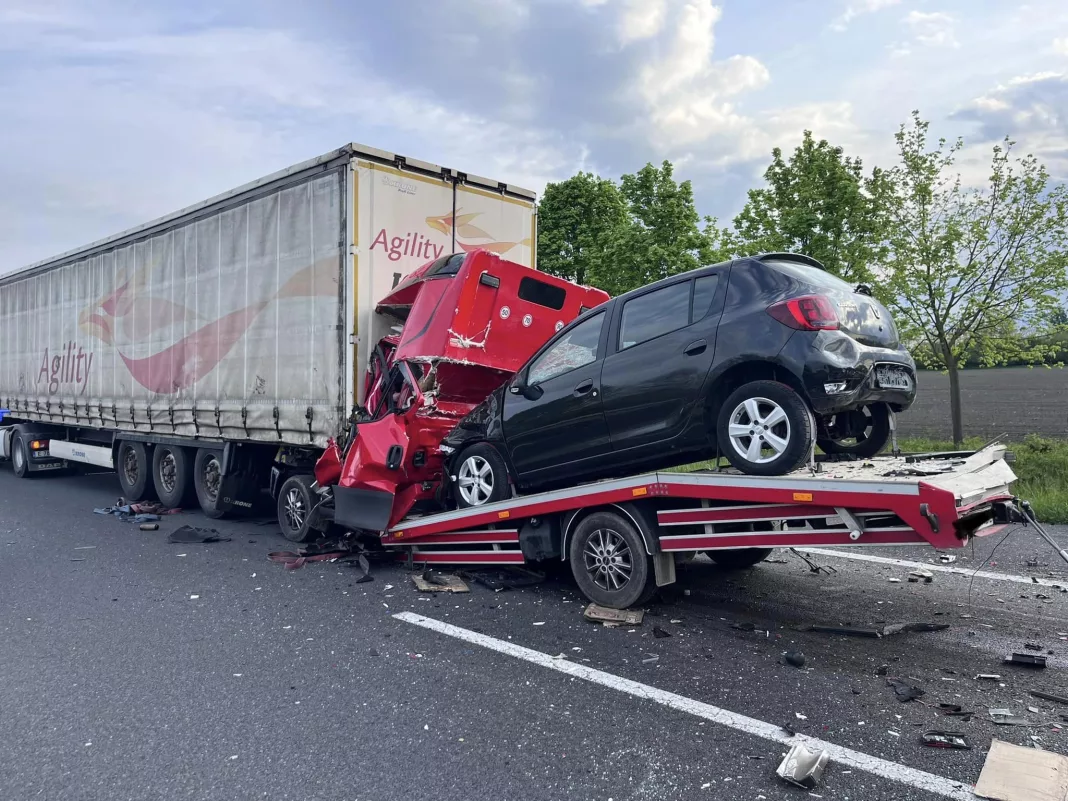 Şofer român, mort în Ungaria după ce a intrat cu maşina în spatele unui TIR