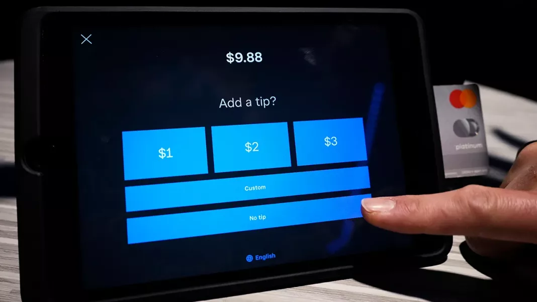 Casele de marcat self-service cer bacşiş în magazinele din SUA