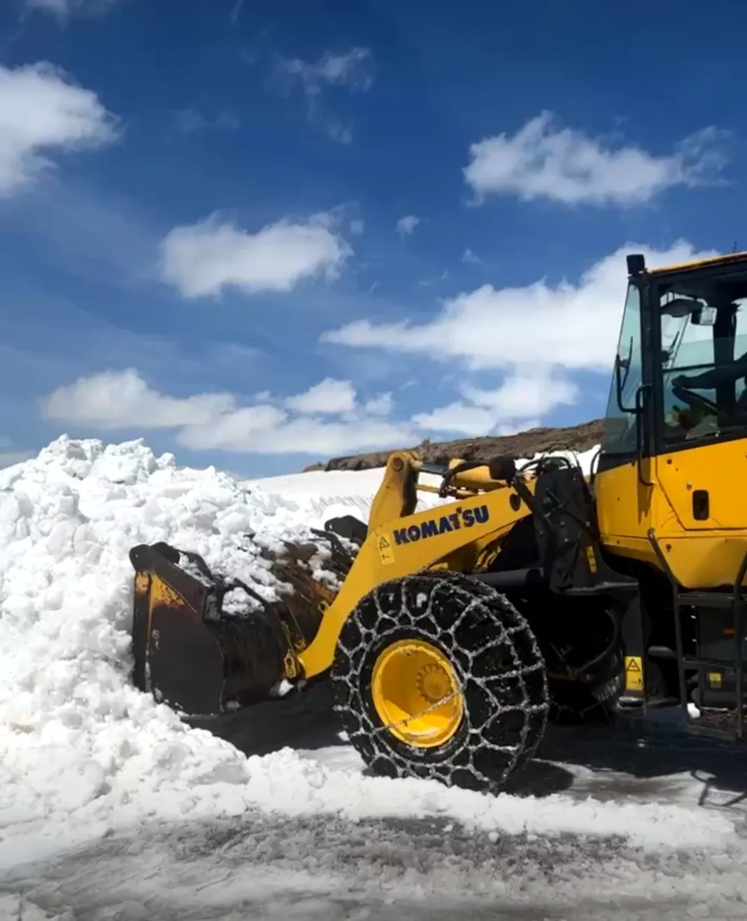 Încep lucrările de deszăpezire pe Transalpina