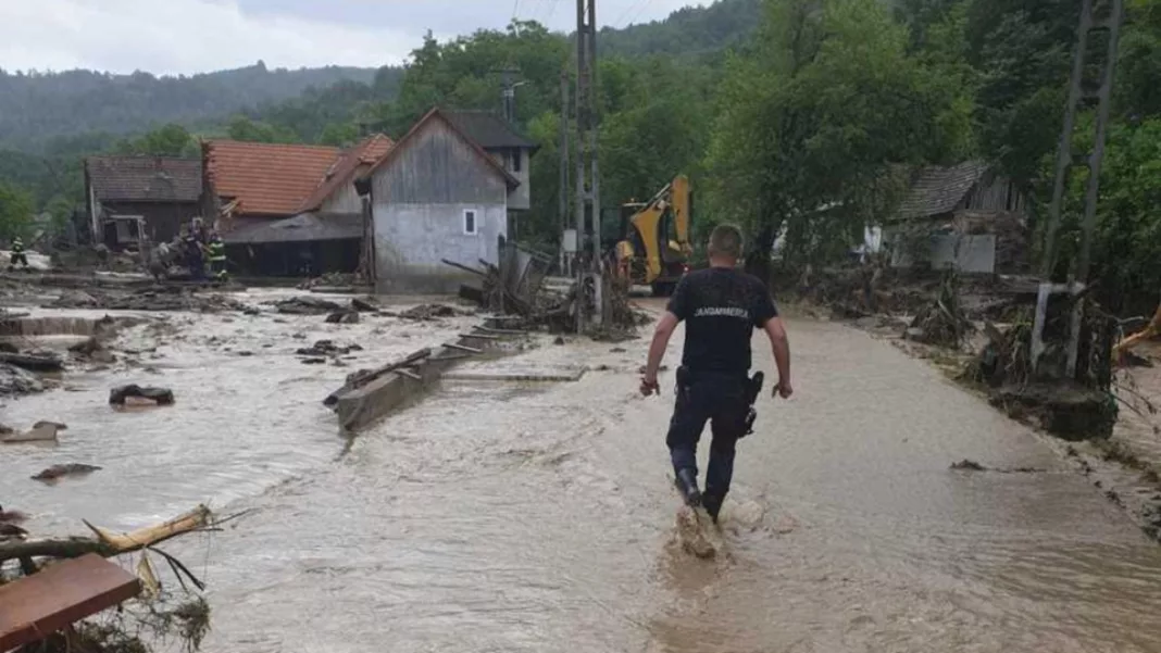 Bărbat găsit mort pe un câmp după ce a fost luat de viitură, la Arad