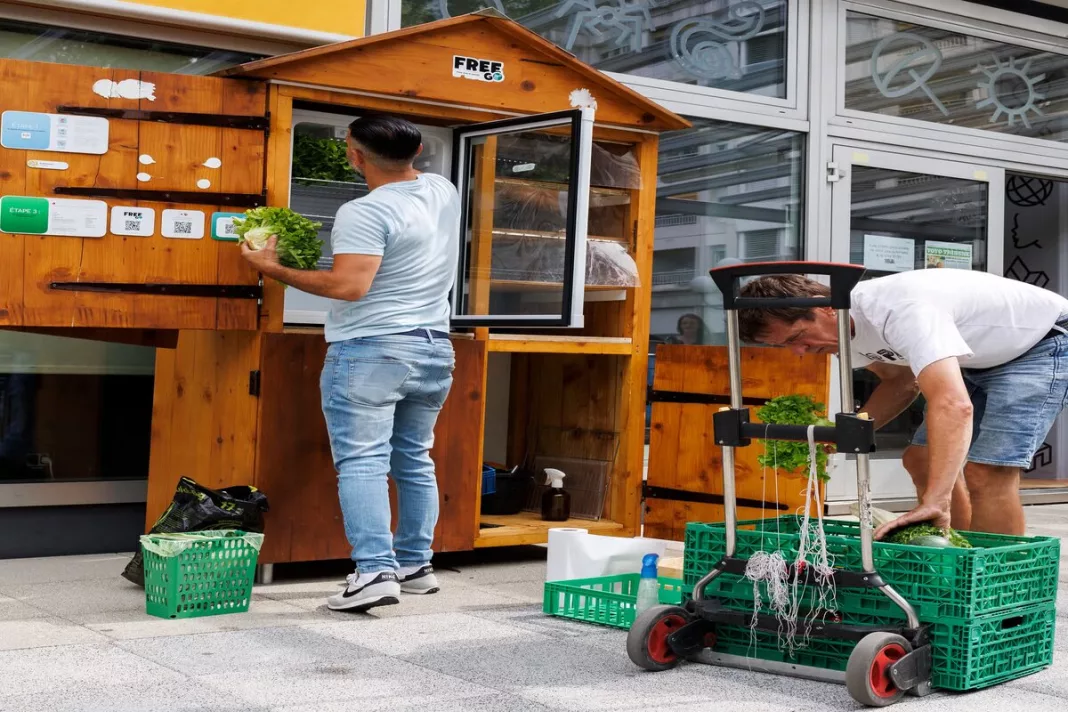 Frigidere cu produse gratuite, pe străzile din Geneva