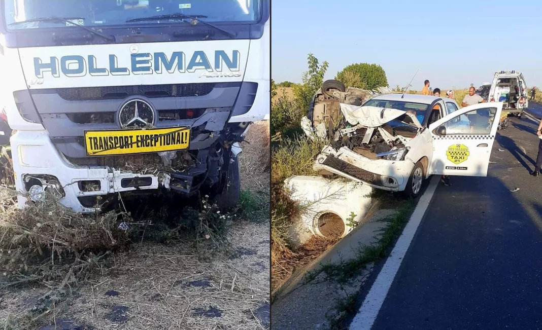 Cinci răniți într-un accident cu trei mașini și un utilaj agabaritic