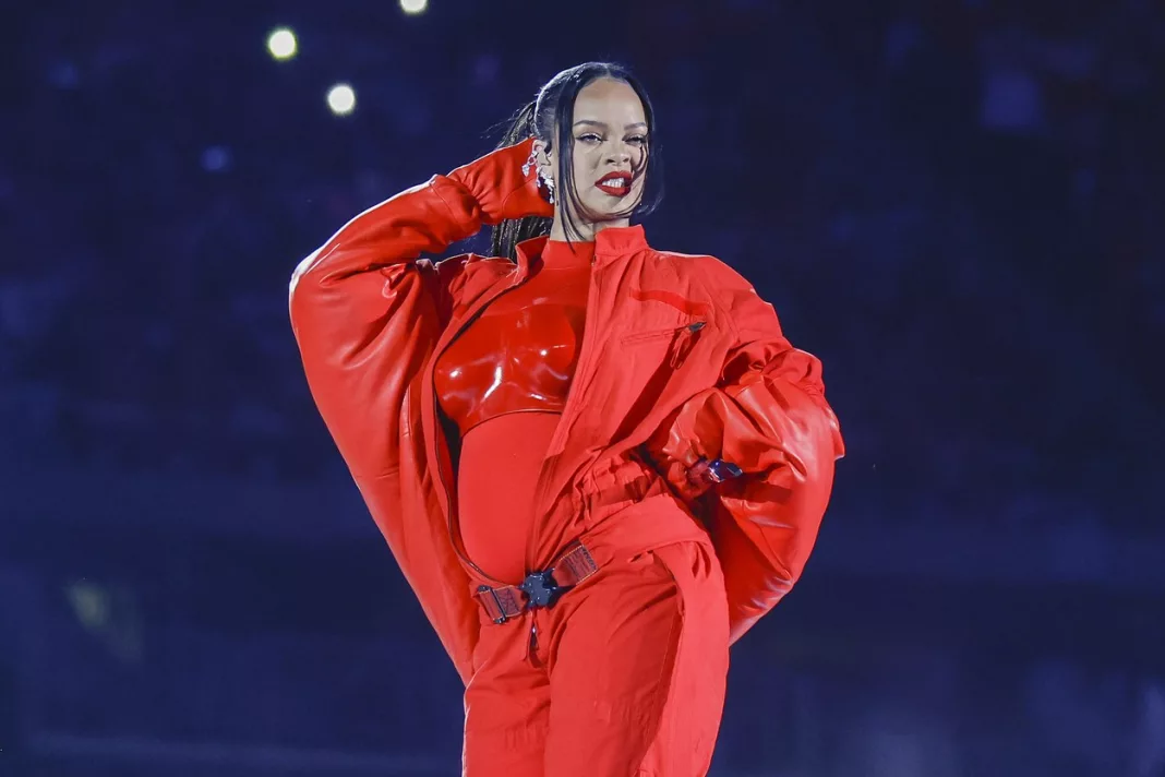 Rihanna, mamă pentru a doua oară