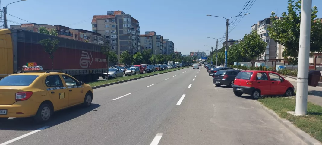 Traficul spre ieşirea din Craiova, prin Lăpuş, a fost complet sufocat joi dimineaţa