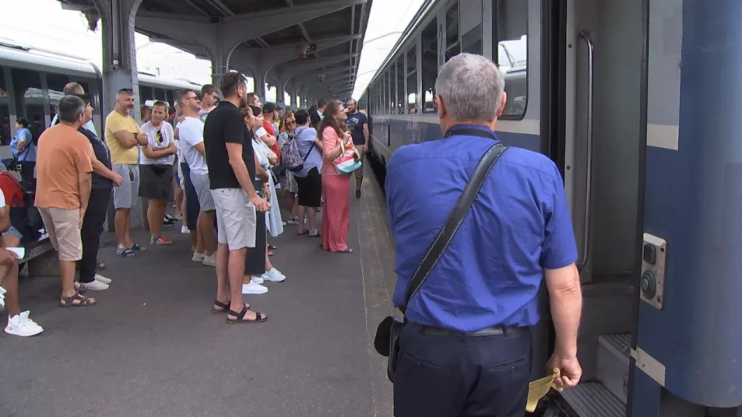 Grevă de avertisment la CFR SA. Circulația trenurilor, oprită timp de două ore