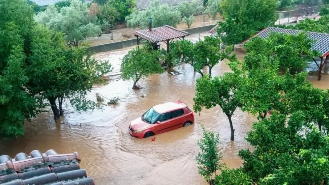 Bilanţul inundaţiilor devastatoare din Grecia a urcat la 14 morţi