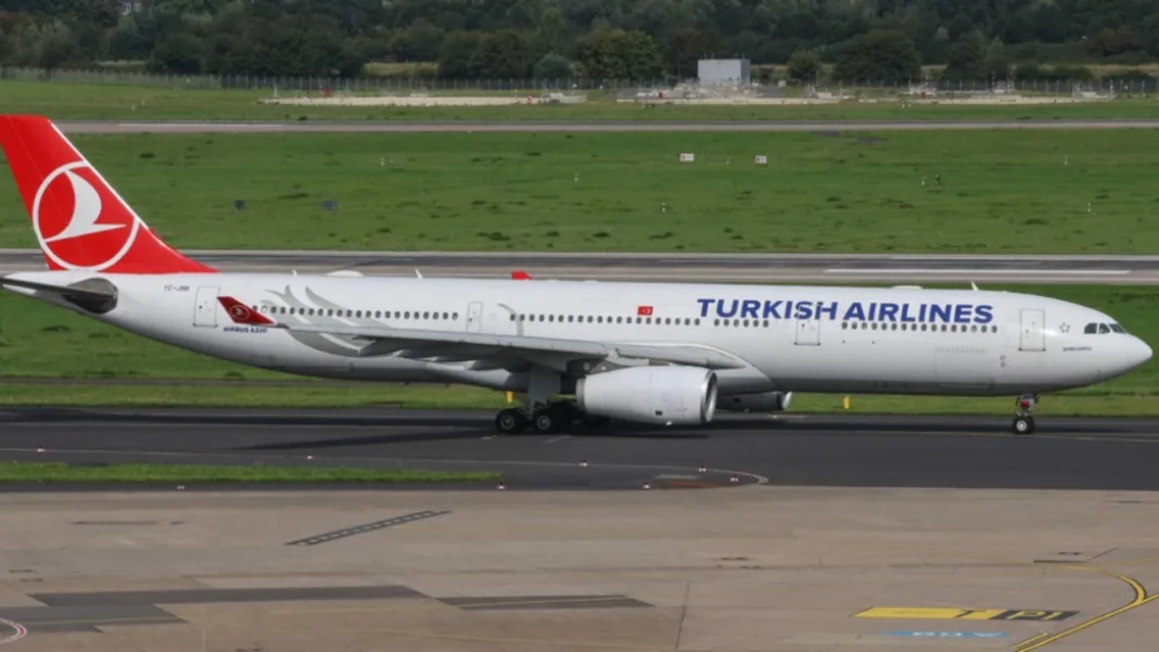 Toate zborurile companiei Turkish Airlines au fost anulate miercuri seara