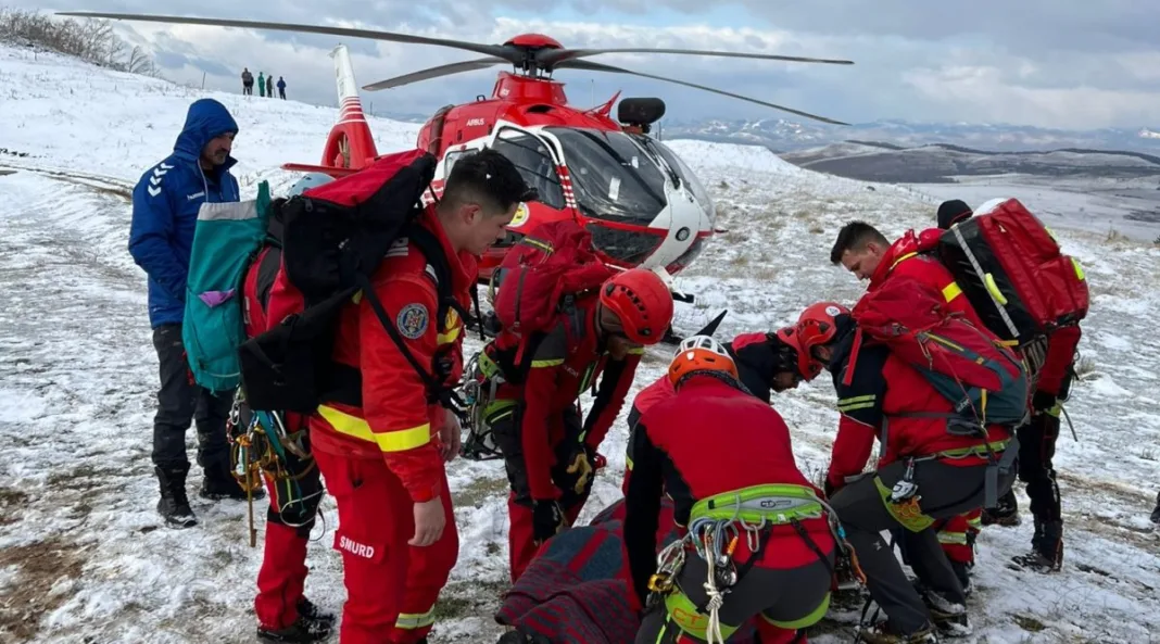 Bărbat în stare gravă după ce a căzut de pe o stâncă, la vânătoare