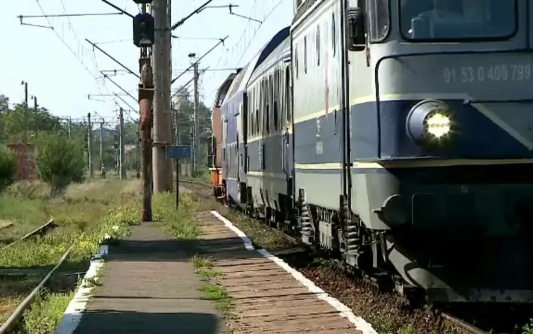 O femeie din Craiova a murit după ce a fost lovită de un tren de marfă