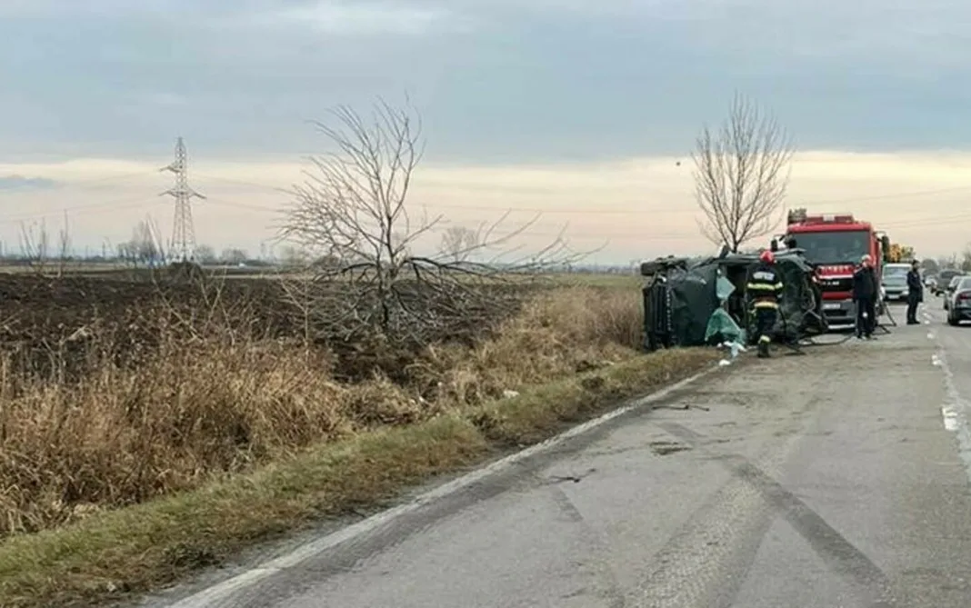 Cinci tineri, răniți într-un accident provocat de un șofer începător