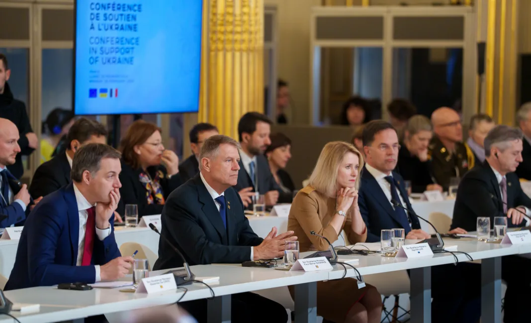 Klaus Iohannis, la reuniunea de lucru privind sprijinul acordat Ucrainei, organizată de Președintele Republicii Franceze, Emmanuel Macron