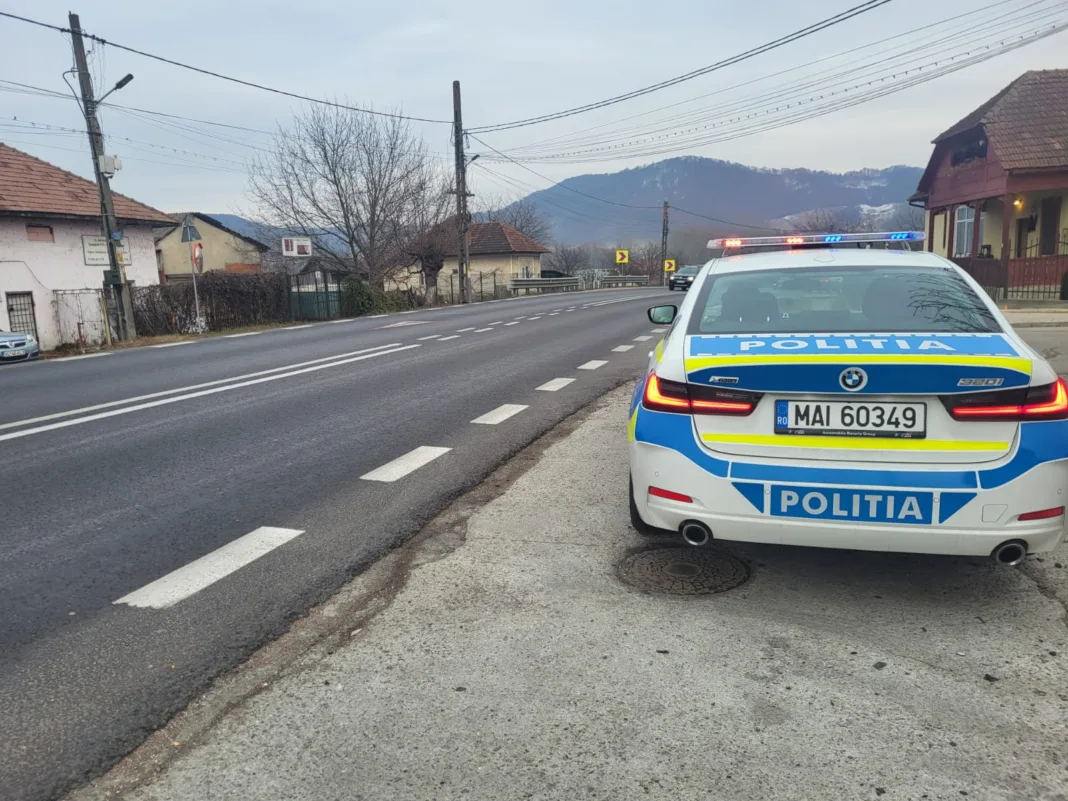 Polițiștii au deschis un dosar penal pentru conducerea pe drumurile publice a unui vehicul, sub influența alcoolului