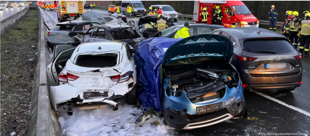 Trei accidente separate au dus în cele din urmă la închiderea A3 spre Nürnberg