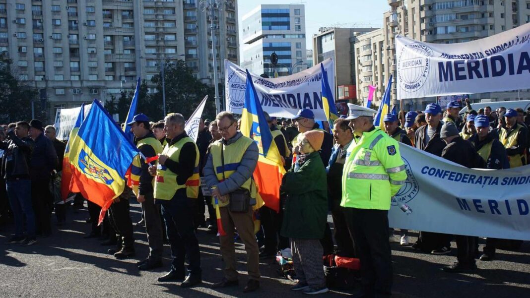 Sindicaliștii din comerț protestează în fața Ministerului Muncii