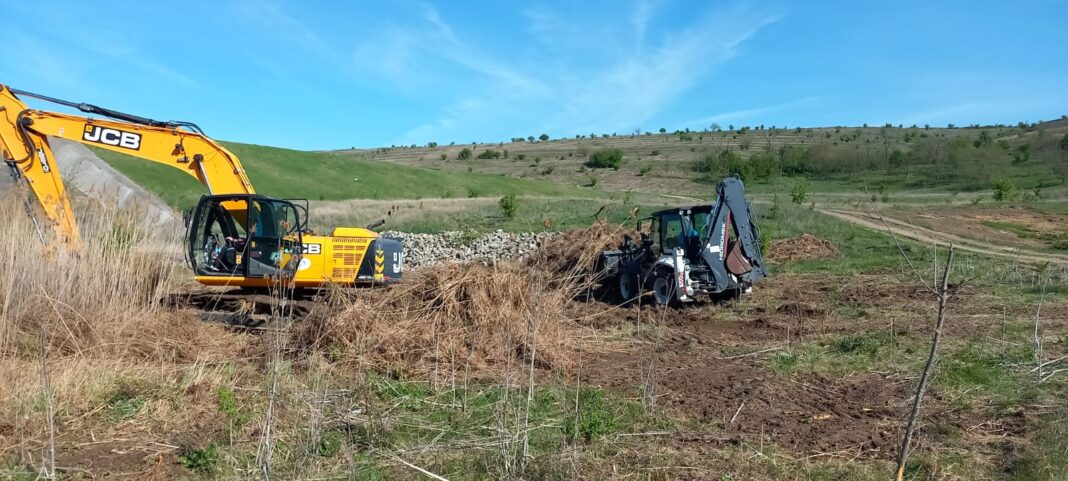 Lucrări de reabilitare albie aval deversor baraj Fântânele