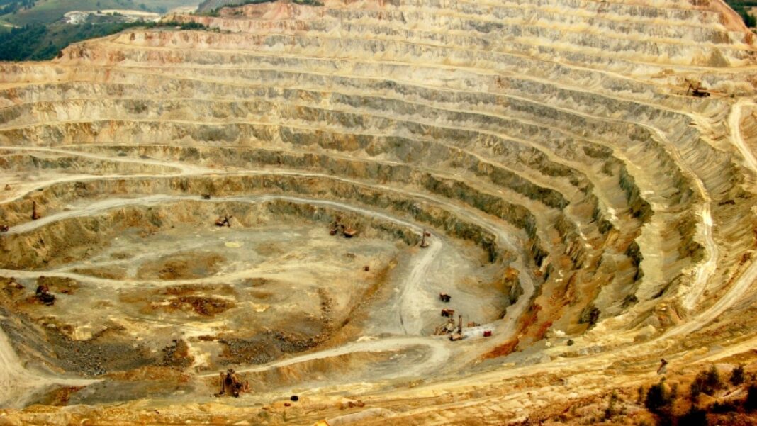 Gabriel Resources şi Roşia Montană Gold Corporation contestă în instanță sechestrul pus de statul român