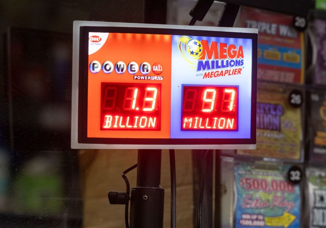 Un american a câştigat 1,3 miliarde de dolari la loteria Powerball cu un bilet de doi dolari