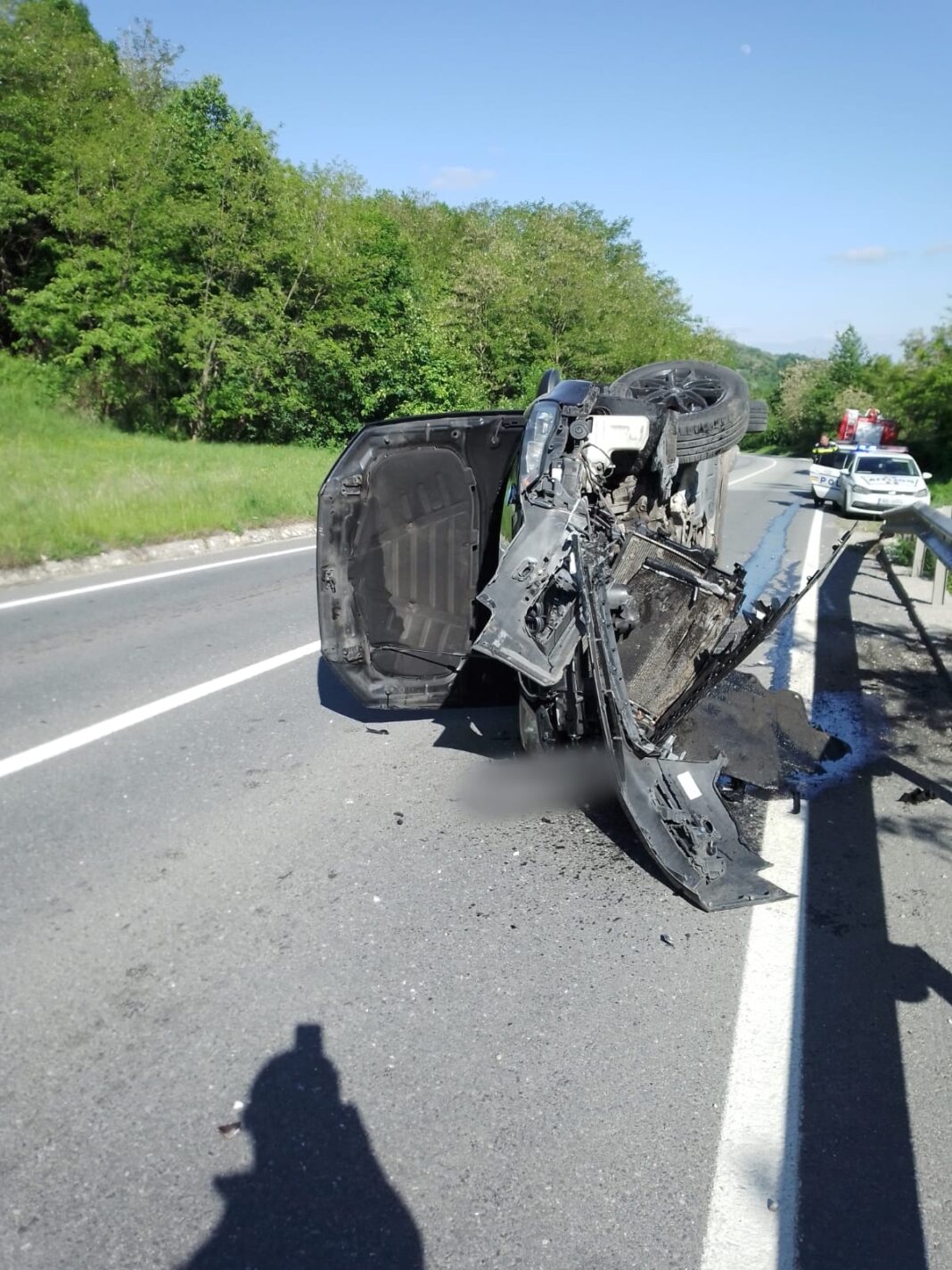 Vâlcea: Șoferiță rănită după ce a intrat într-un parapet, la Costești