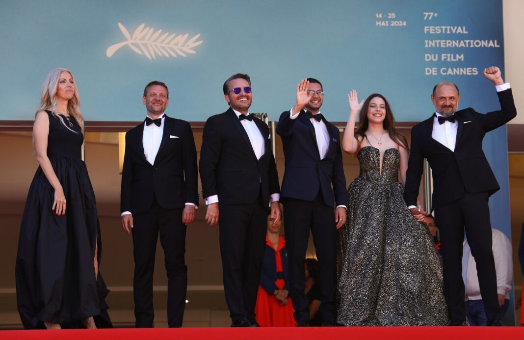 Filmul românesc ”Trei kilometri până la capătul lumii”, premiat la Festivalul de la Cannes