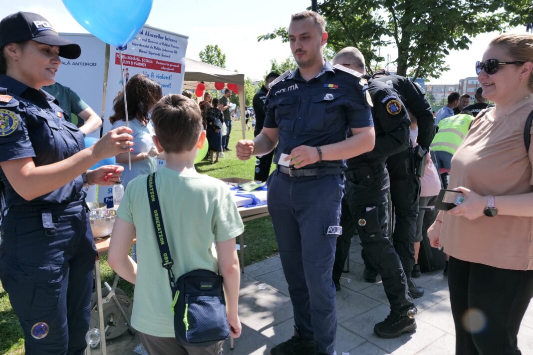 Ziua Copilului sărbătorită de polițiștii olteni alături de cei mici