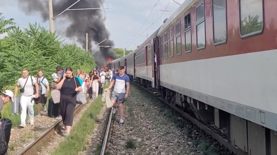 Cinci morți și cinci răniți după ce un autobuz a fost lovit de un tren, în Slovacia
