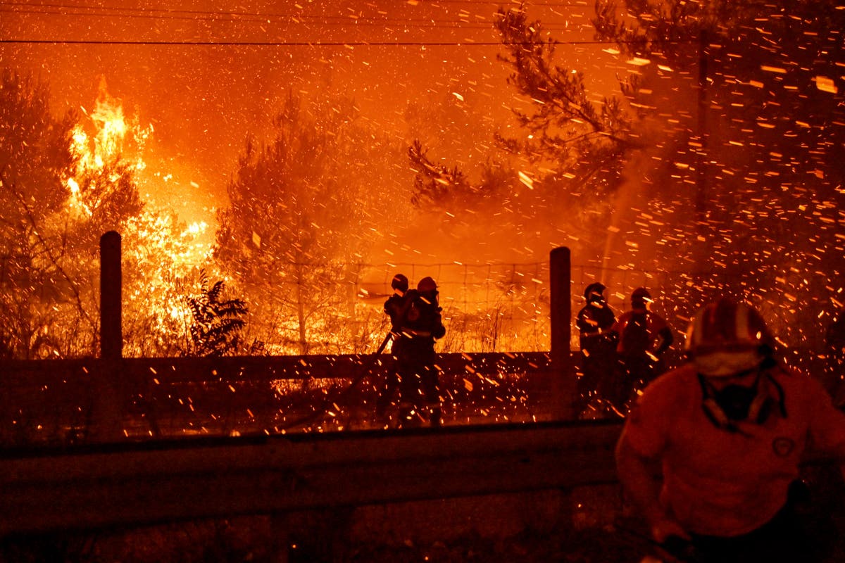 Περίπου 60 πυρκαγιές στην Ελλάδα το 24ωρο, 16 ενεργές