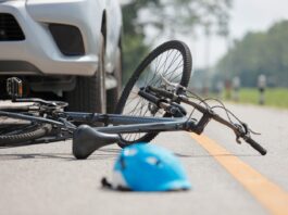Biciclist accidentat pe o stradă din Târgu Jiu