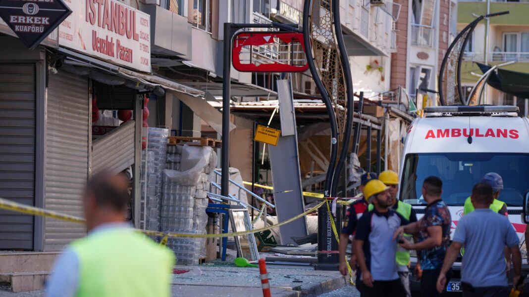 Patru morți și mai mulți răniți într-o ezplozie la un restaurant din Turcia