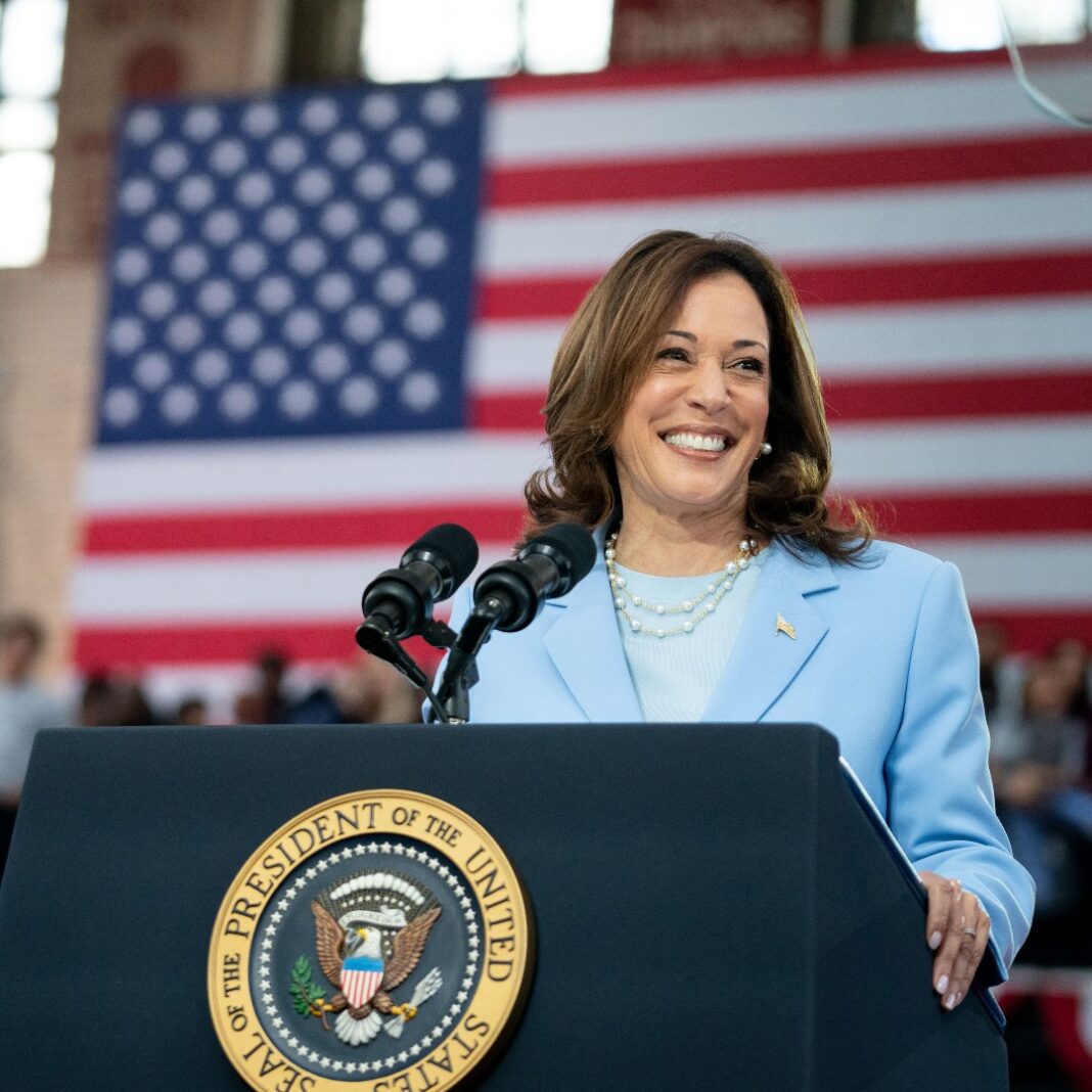 Kamala Harris obține suficient sprijin din partea delegaților pentru a deveni candidatul democrat la prezidențiale