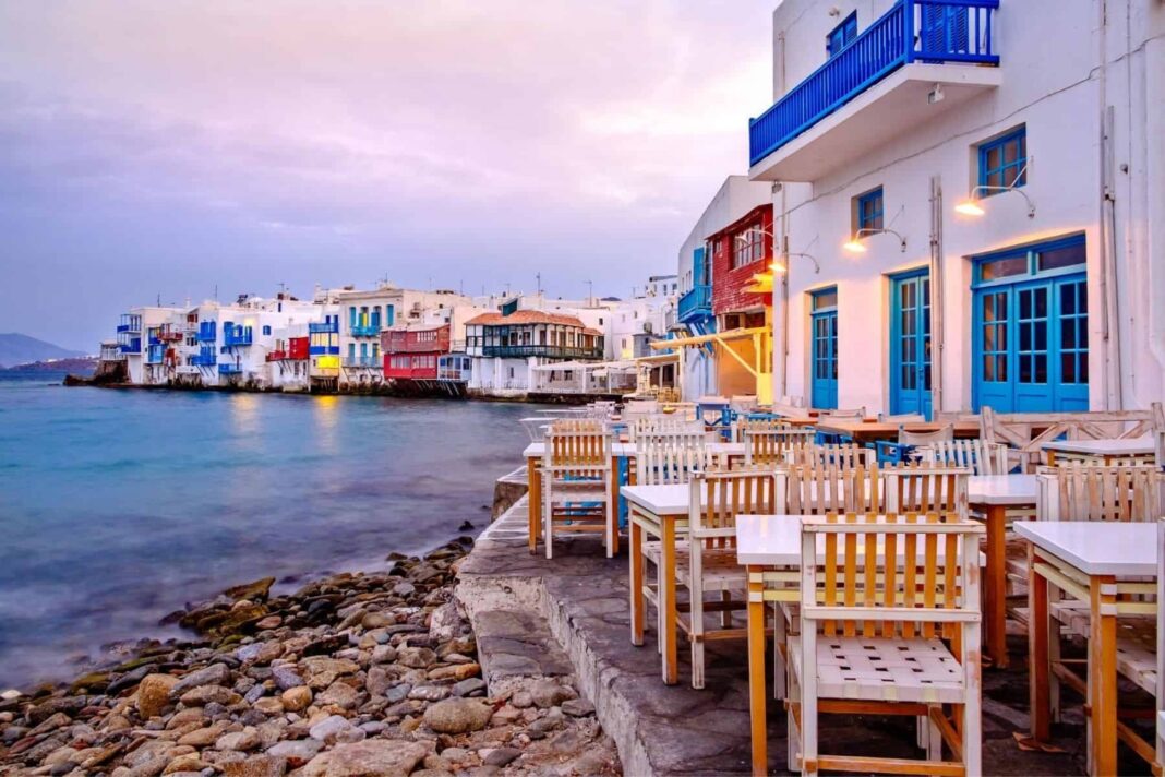 Turiști îngroziți după ce au plătit la un restaurant de pe o insulă grecească 876 de dolari pentru două băuturi