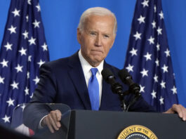 Președintele Joe Biden a renunțat la cursa din 2024 pentru Casa Albă duminică, 21 iulie, și-a încheiat candidatura pentru realege în urma unei dezbateri dezastruoase cu Donald Trump, care a stârnit îndoieli cu privire la aptitudinea lui pentru funcții cu doar patru luni înainte de alegeri. (AP Photo/Jacquelyn Martin, File)