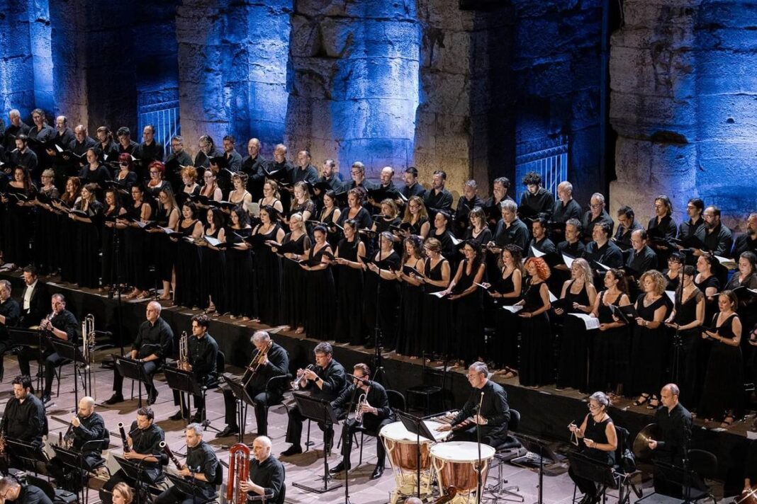 Corala Academică a Filarmonicii Oltenia, succes răsunător la Festivalul Epidaurus din Atena
