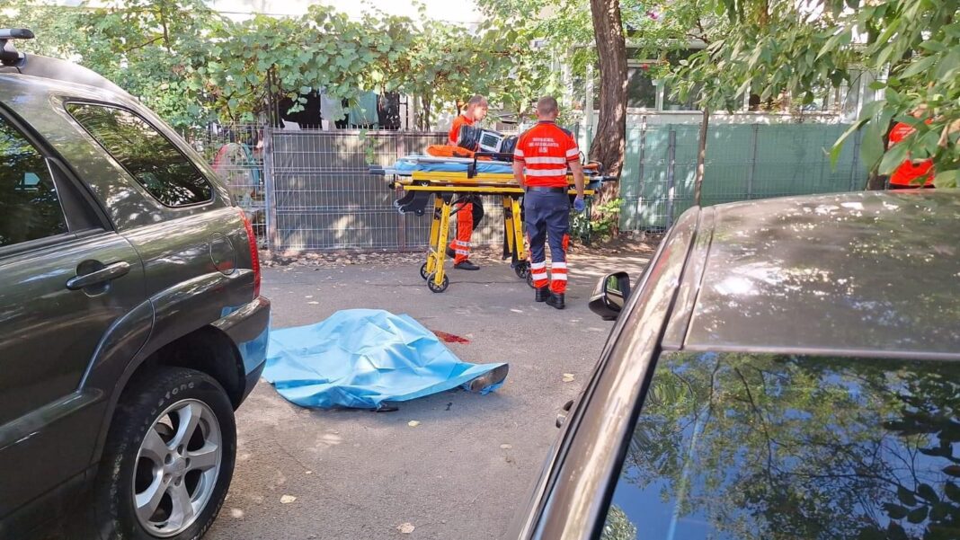 Femeie accidentată mortal de un şofer care mergea cu spatele