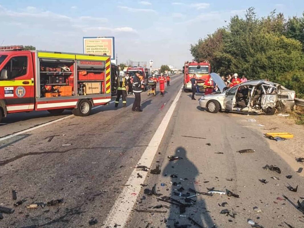 Accident cu patru mașini și un TIR, pe A2