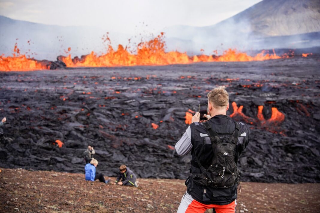 (VIDEO) Erupție vulcanică în Islanda