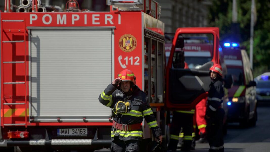 10 persoane, evacuate în urma unui incendiu la o hală de pe şoseaua Olteniței din Popești-Leordeni