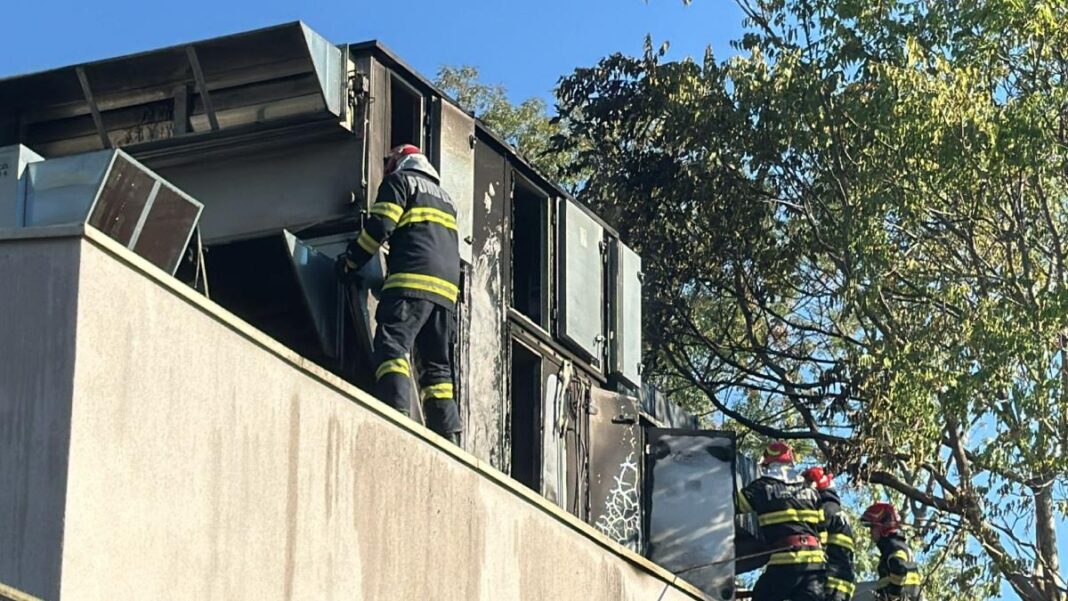 Incendiu izbucnit la Cinematograful Gloria din Bucureşti