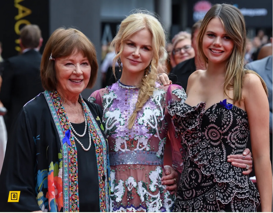 Nicole, sora ei, Antonia Kidman și răposata lor mamă