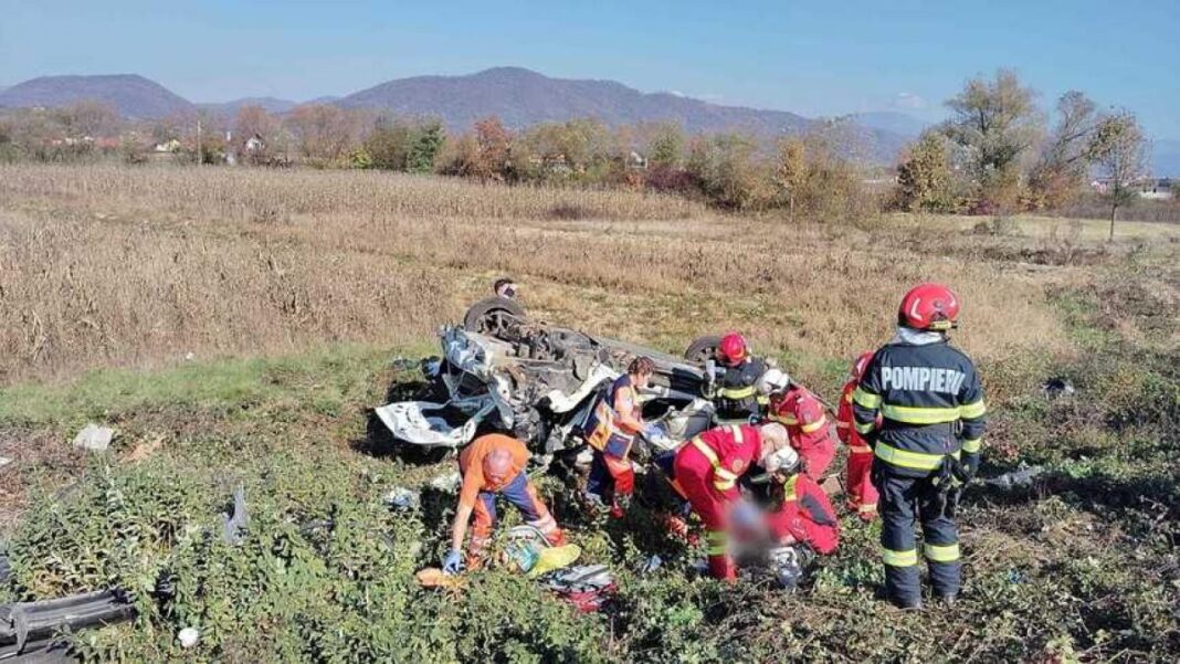 Doi soţi au murit după ce maşina lor a fost lovită de tren