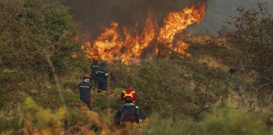 50 de pompieri români cu tehnică aferentă specializată în stingerea incendiilor de pădure vor interveni în Grecia