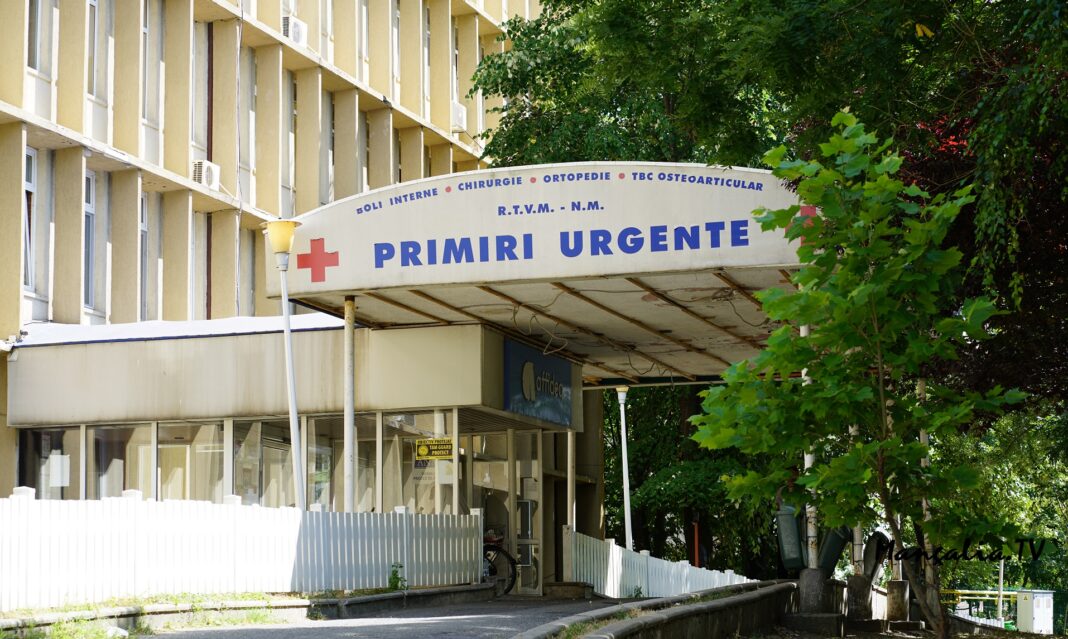 Asistentă acuzată că a furat din spital și vândut medicamente și instrumente medicale