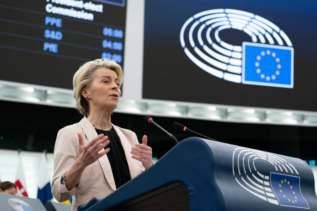 Noua Comisie Europeană condusă de Ursula von der Leyen, aprobată de Parlamentul European