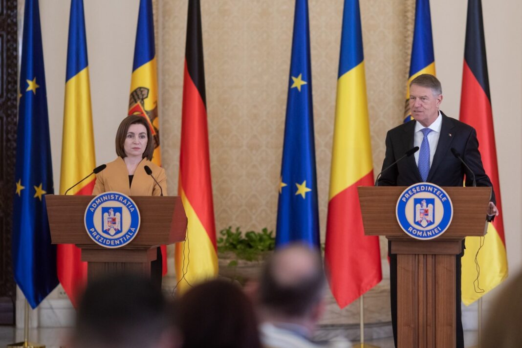 Klaus Iohannis consideră „istorică” victoria Maiei Sandu în alegerile prezidențiale